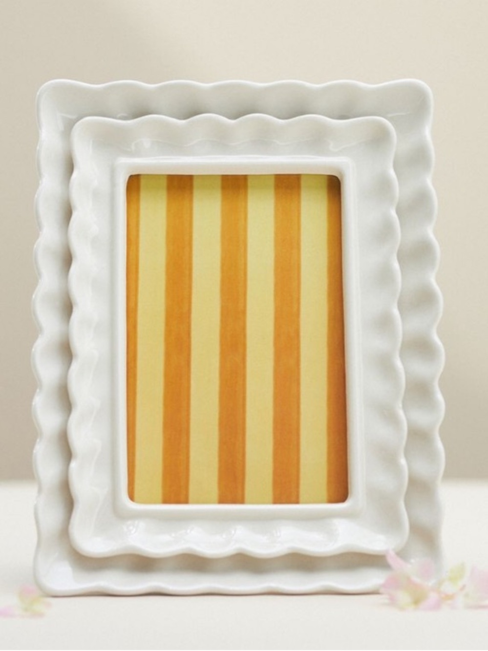 Anthropologie Philippa Scalloped Picture Frame NWT